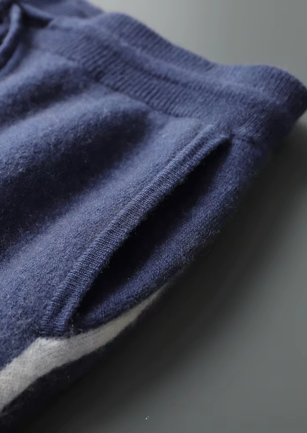 Leonis Cashmere Set Navy