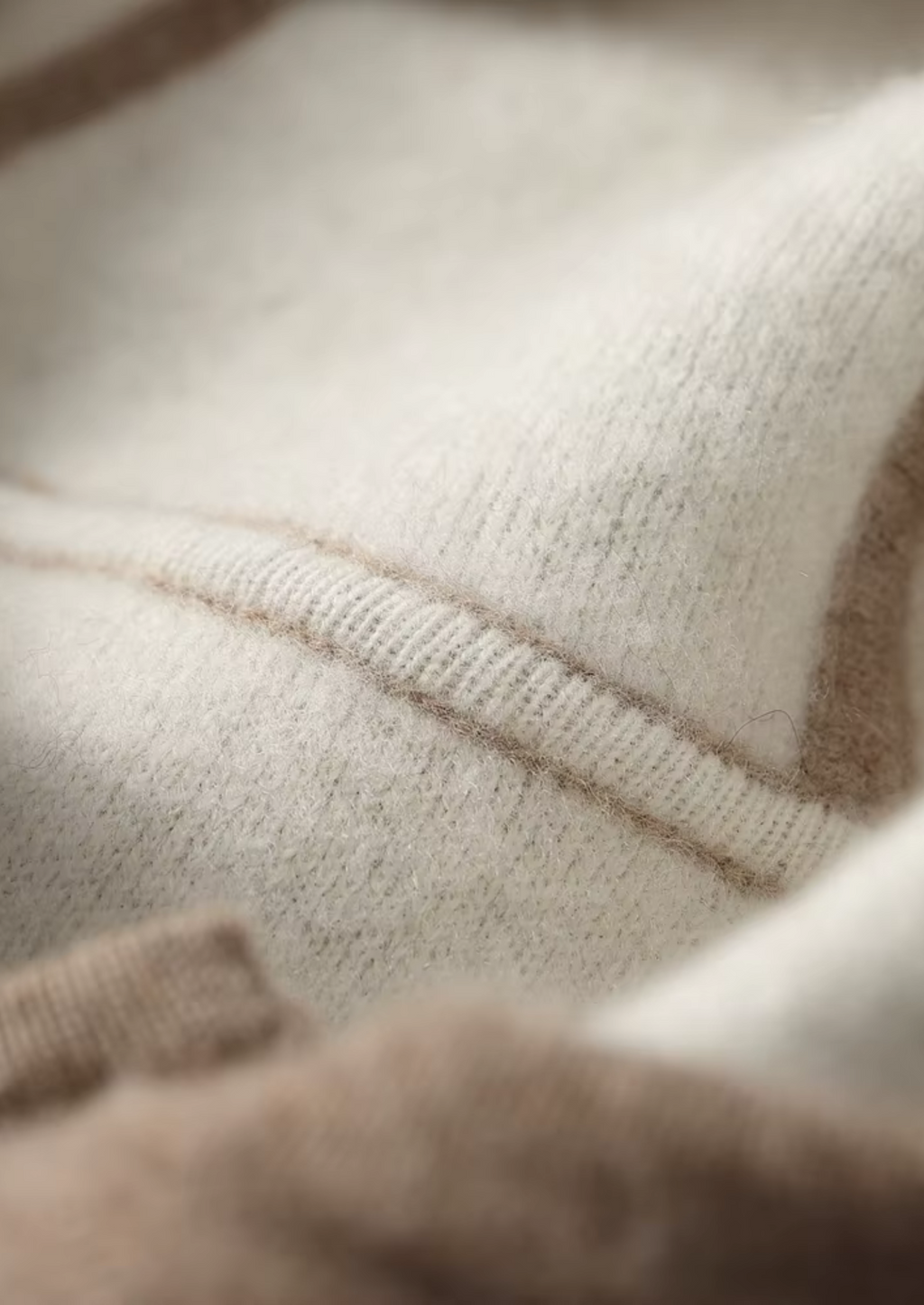 Leonis Cashmere Set Beige